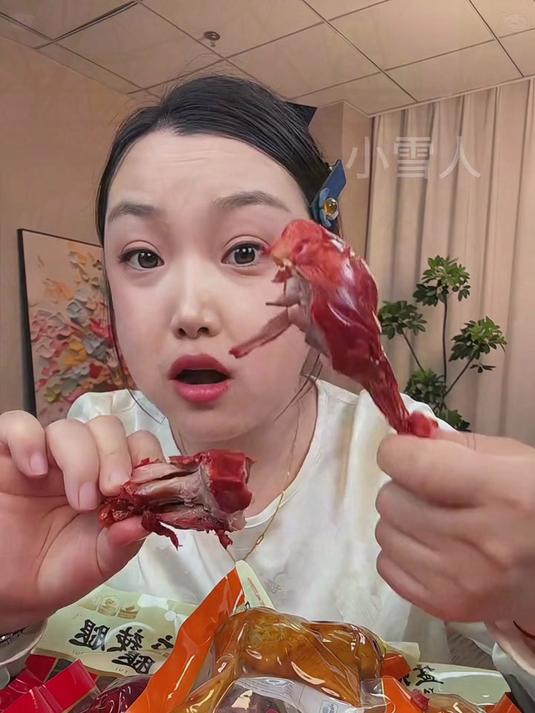 必尝麻辣大鸭腿!肉质紧实超入味,解馋、补充能量超在行!