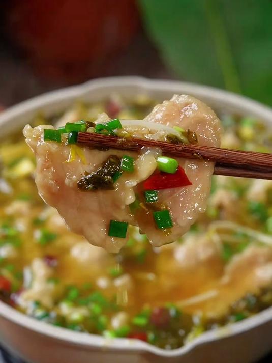 天热没胃口的时候,一定要试试这个酸菜滑肉