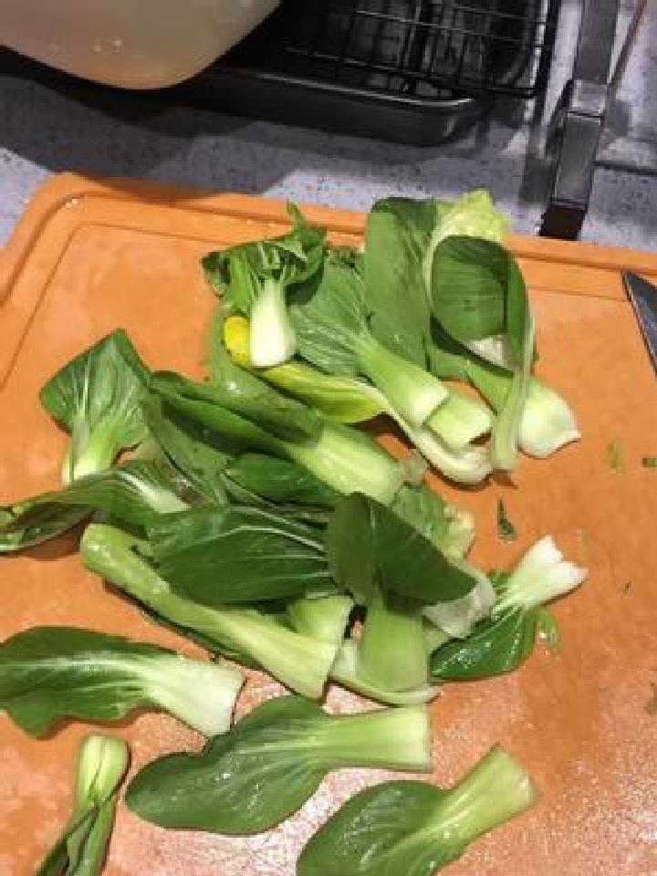 所以黄了的菜叶子你们是吃还是不吃呢