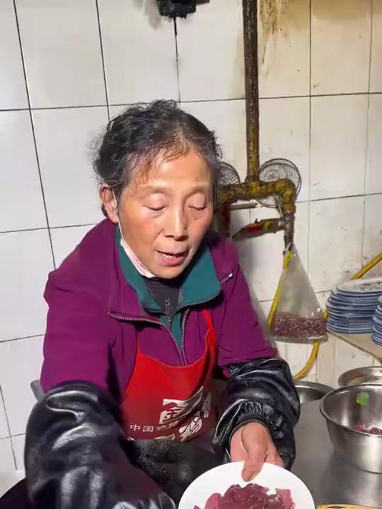 第60集：100元5道菜，四川都江堰非常有历史年代感的大排档#美食推荐#