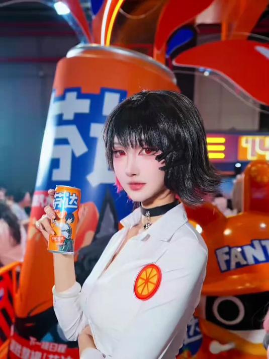 鲨鱼妹的尾巴这么有力的吗…