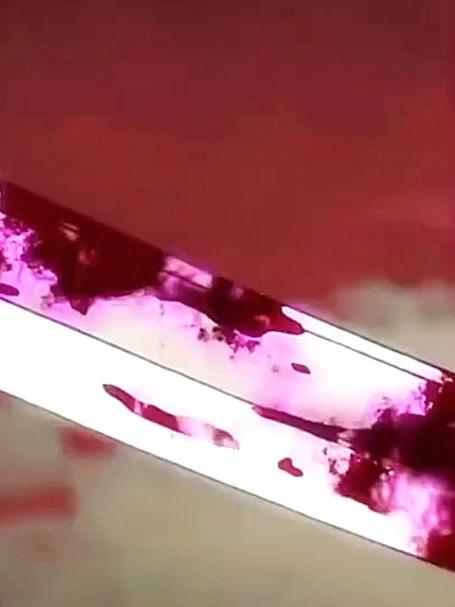 这是一把被铁锈封印的魔刀