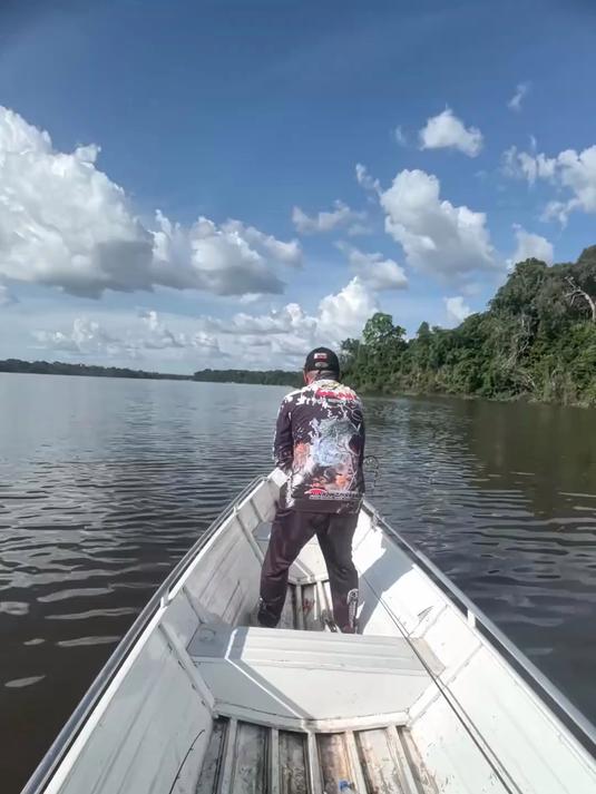 亚马逊巨型鲶鱼,真的嘴大能吞人?嘴巴真的好大!