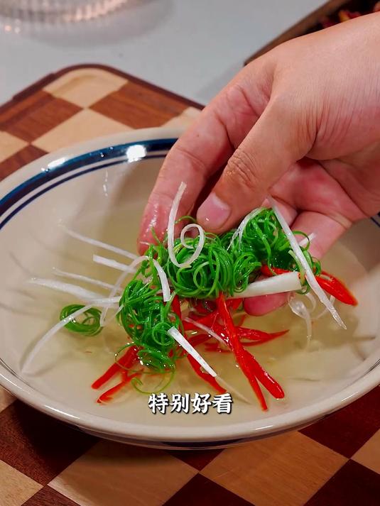 清蒸鲈鱼大揭秘 轻松掌握技巧,尽享鲜香美味