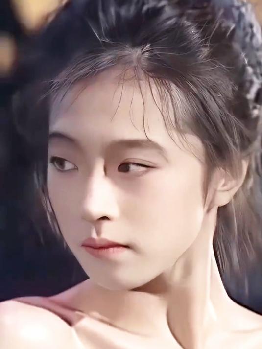 中森明菜和黎明，第一次见面，菜菜害羞的样子好可爱哦！