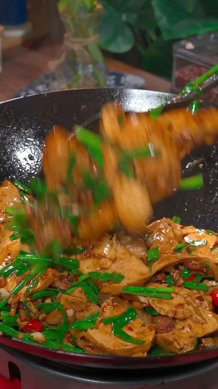 湖南经典家常菜:韭菜炒攸县香干,天天吃不腻!简直是下饭神器#家常菜#美食#湘菜