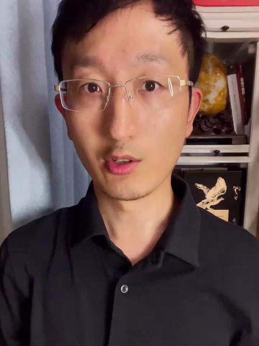 李敖嘴里的“泡菜坛子”是怎样爬上去的:在领导做坏事遭报应时