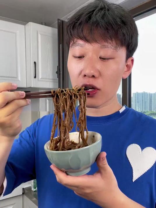 低脂肉末炸酱面，尝过没？
