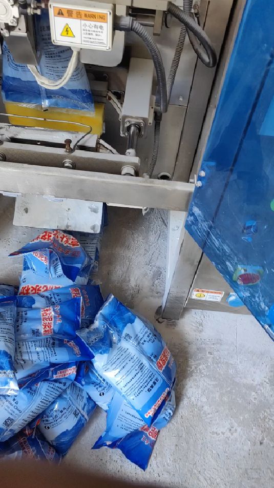 水泥堵漏王金汤不漏全自动立式包装机翻领机工厂