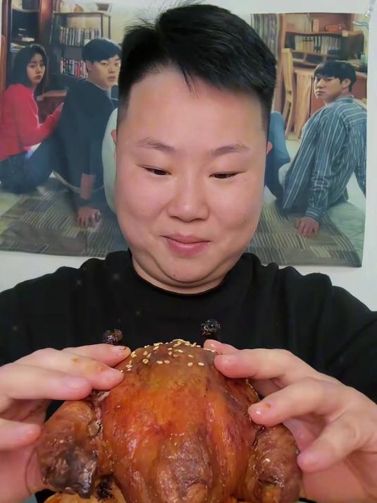 豆皮卷馍冷面煎鸡蛋生菜辣条火鸡刀削面油条果木炭烤鸭超大香肠！