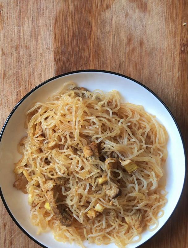 炒米线的家常做法,分享一道米线炒肉片