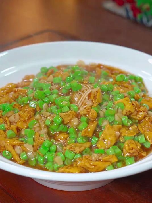 下班回家不想做饭了,那就来一碗这个豆角打卤面,酱香浓郁