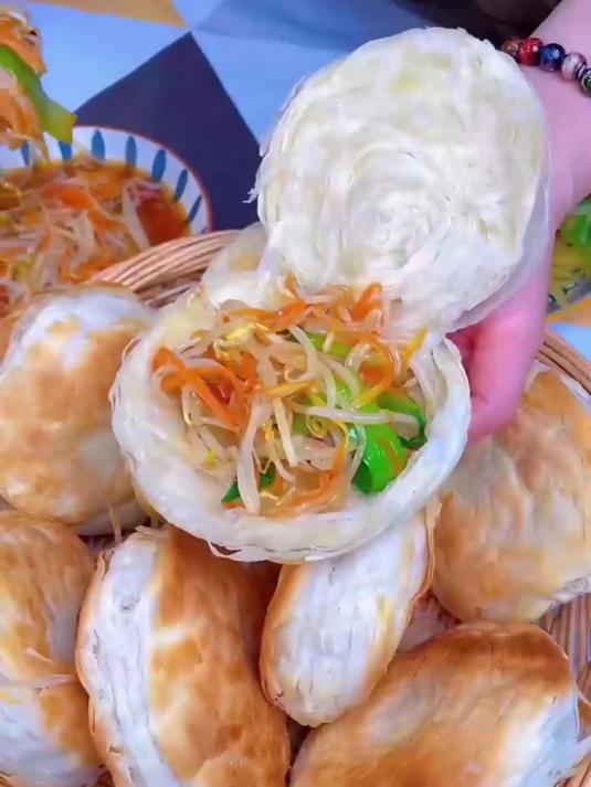 潼关肉夹馍饼胚，起酥好，口感脆，味道正