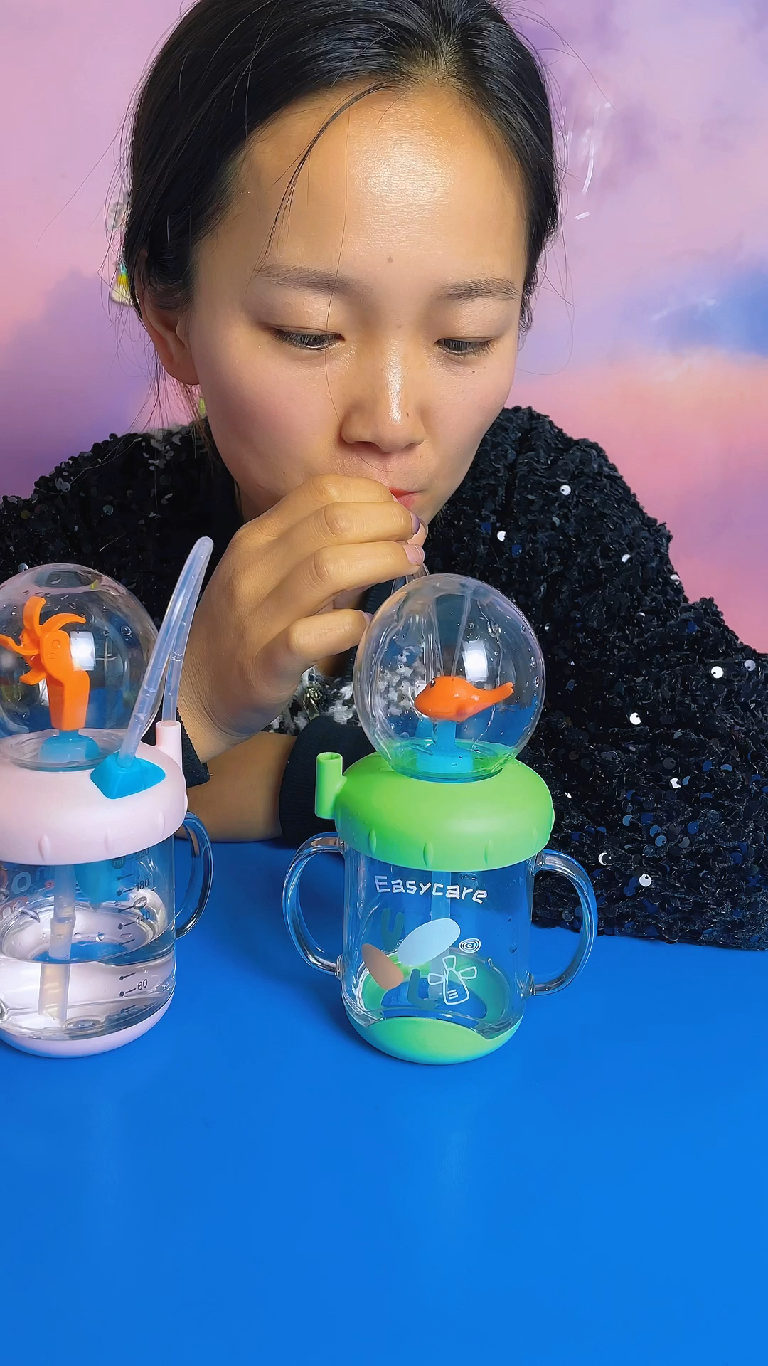 我的杯子会喷水,一个小风车的还有一个小鲸鱼