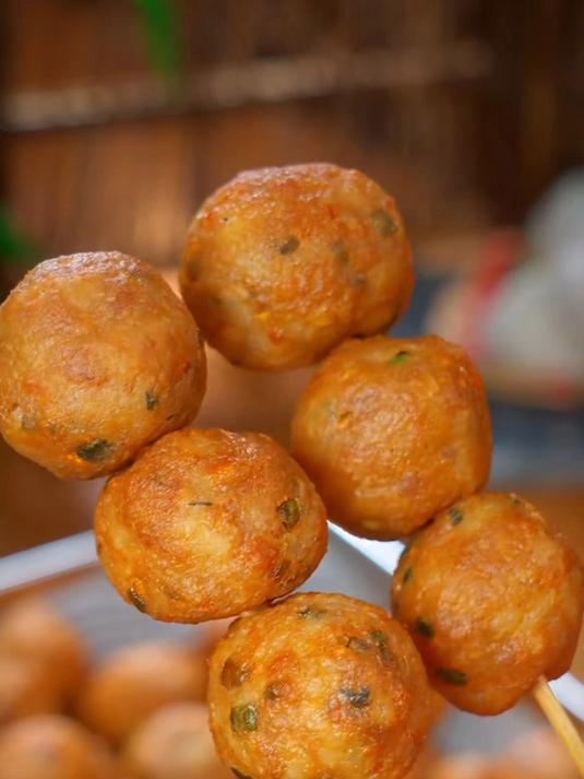 国庆节也不能总是大鱼大肉,今天做一锅豆腐丸子