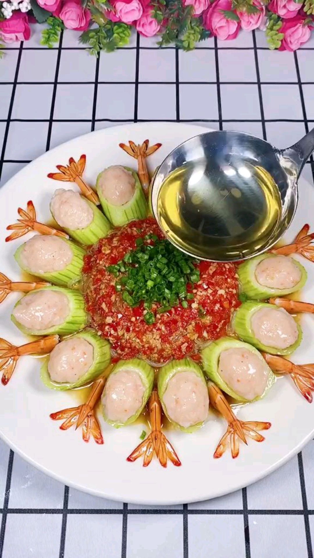粉丝丝瓜酿虾泥,一道营养美味