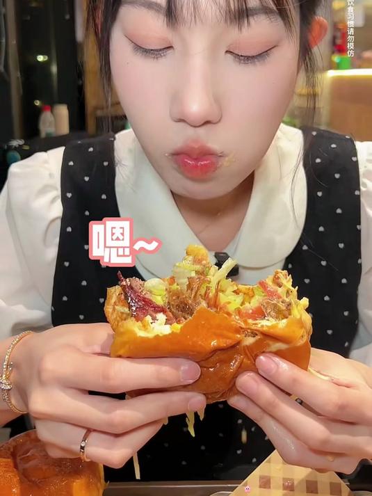 88元甜品自助！90分钟蛋糕吃到爽！甜份超标惊呆众人……