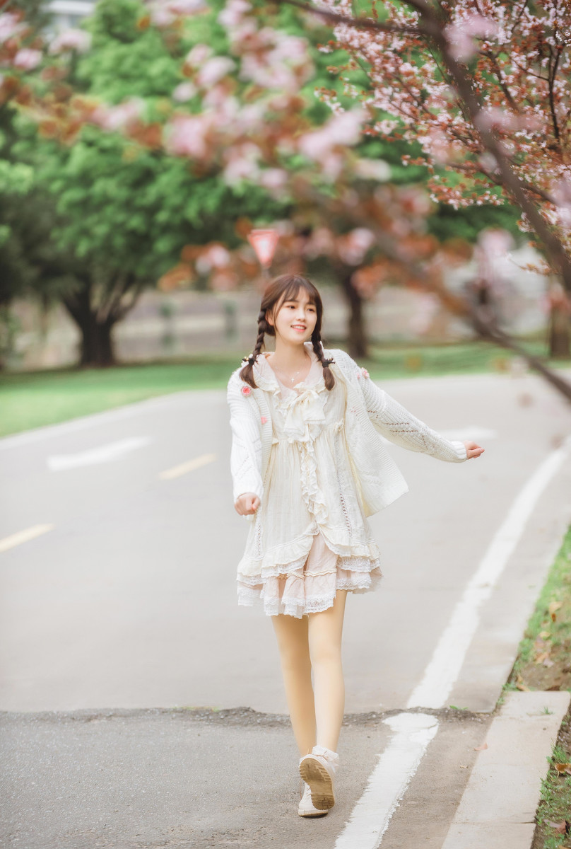 图片[4]-樱树花下女-六色网