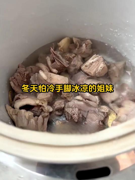 巧烹虫草炖老鸭：省时省力，新手也能零失败