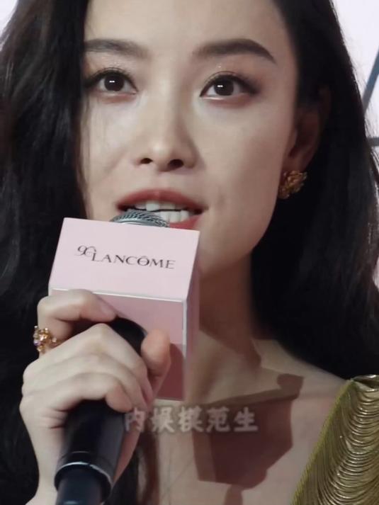 高清镜头下倪妮的真实状态 端庄优雅高贵还特别谦虚会说话