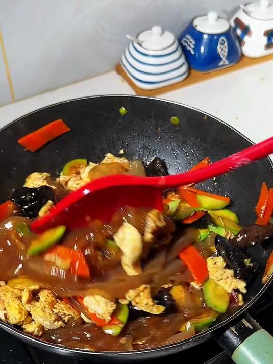我们全家都喜欢的鸡蛋炒粉皮