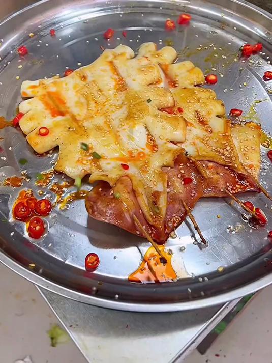 铁板大鱿鱼,铁板一压,嘎嘎香
