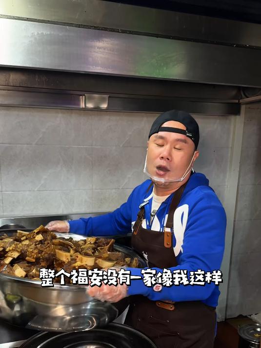 一家让老百姓大口吃肉的牛排火锅,30+种配菜随意畅吃