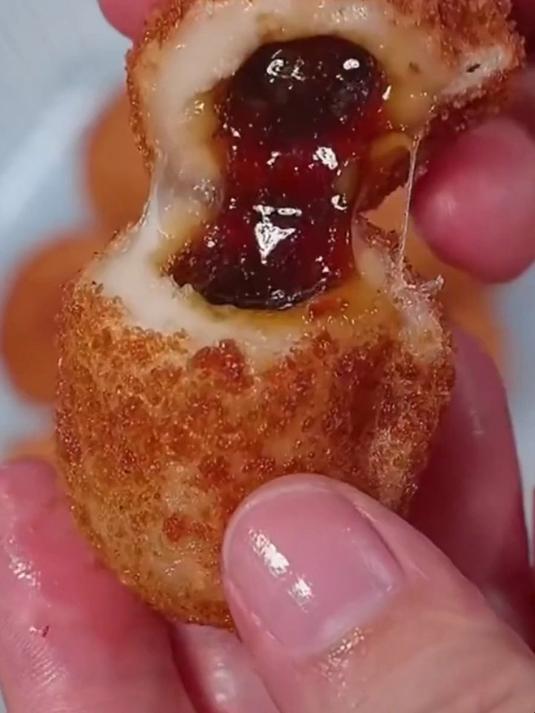 会爆浆的红糖糍粑，外酥里糯还爆浆，没吃过的一定要试试