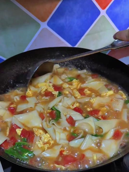 一场秋雨一场寒，来碗热乎乎的酸汤面叶吧