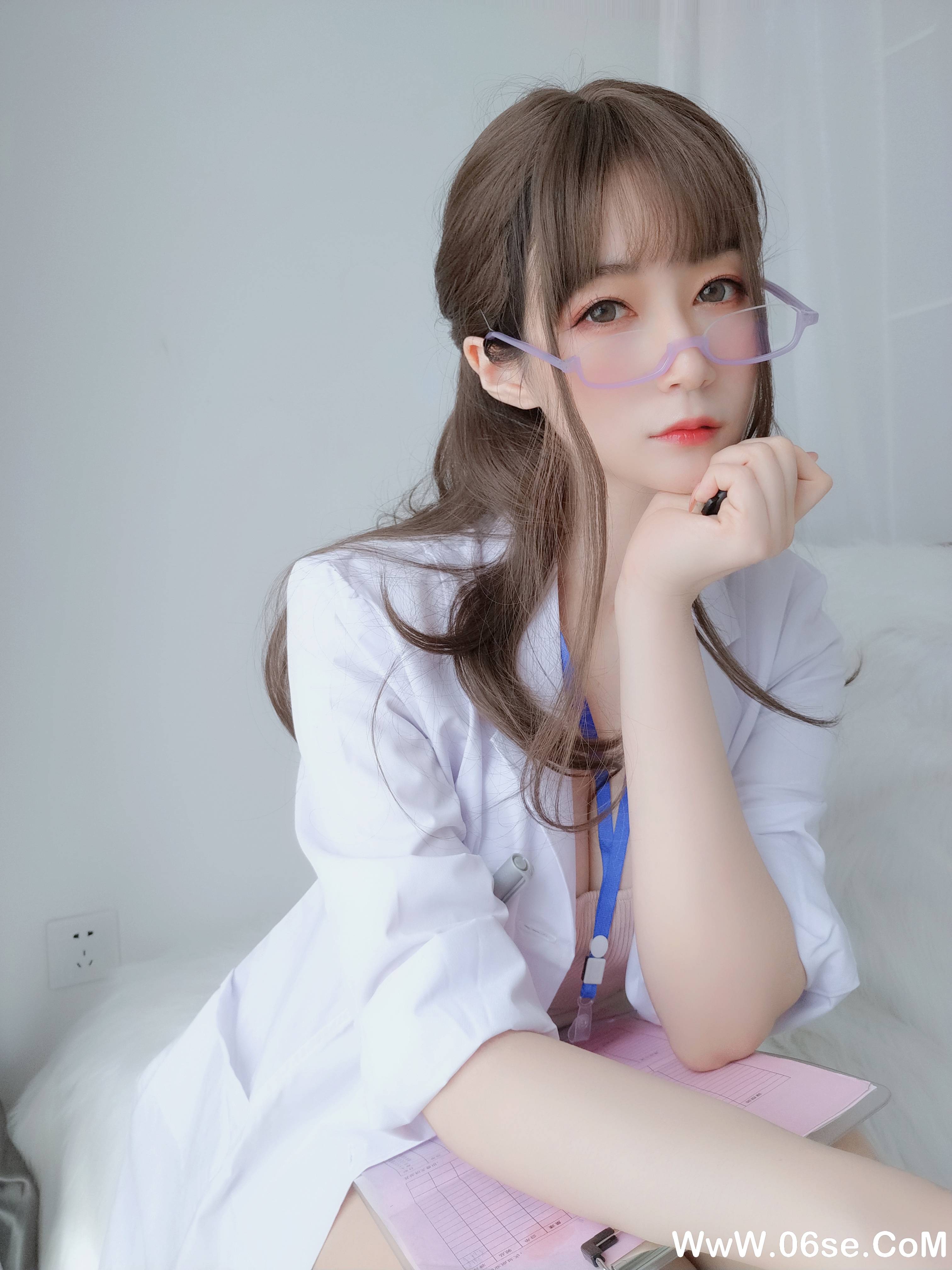 图片[116]-Coser小姐姐白银 NO.060 – 私人医生[159P+6V1.03G]-六色网