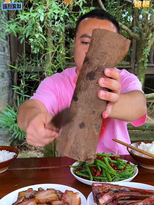 自然风干烟熏腊肉，咸香醇厚脂香足，家常餐桌硬菜必备