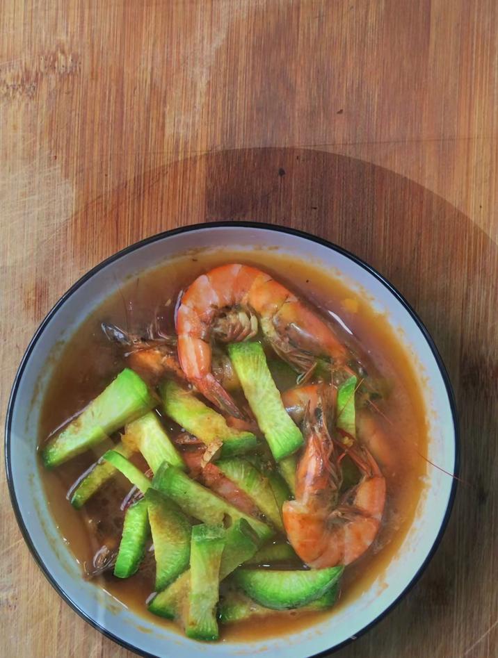 大虾怎么做最好吃,分享一道大虾炒青萝卜