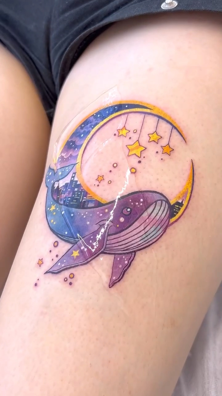 北京纹身/女生大腿鲸鱼纹身