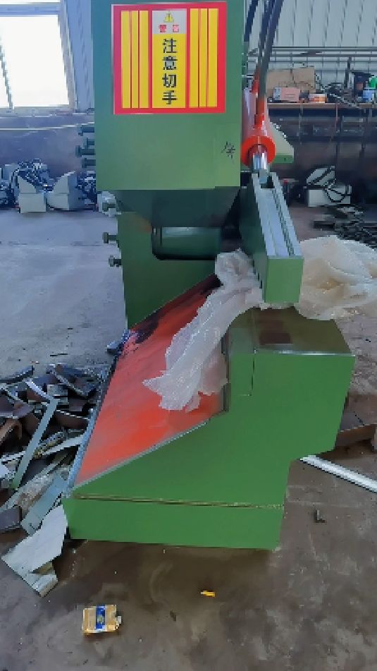 鳄鱼剪,剪切轻薄料杠杠滴!好用的剪切机。