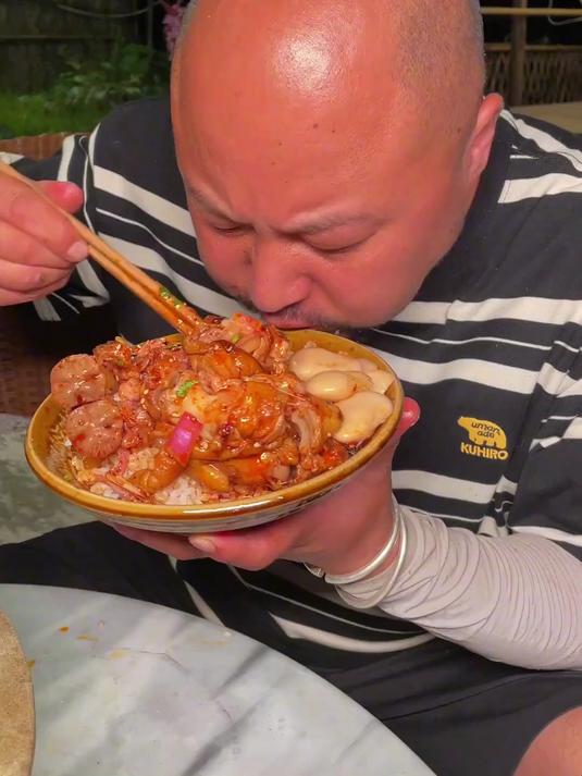 安抚你整个夏天的燥热,从一碗老妈夜蹄花汤开始!