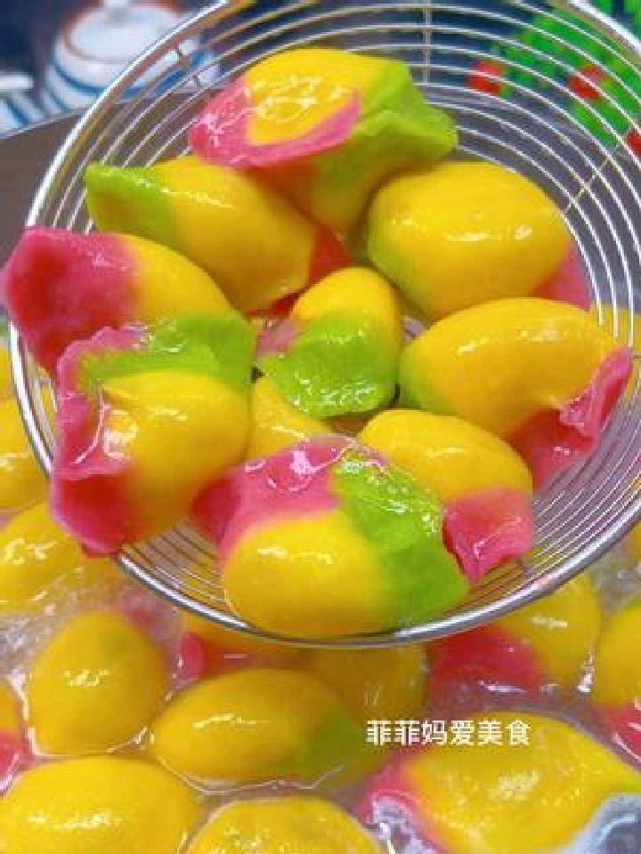 马上过年了,年夜饭上包成这样的彩色饺子,好吃又好看