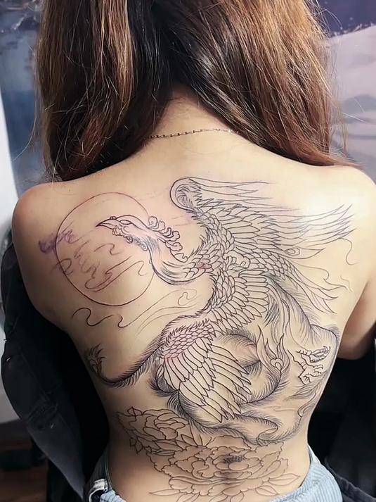 小姐姐满背纹身,这就是花20万娶的老婆,你敢不敢要