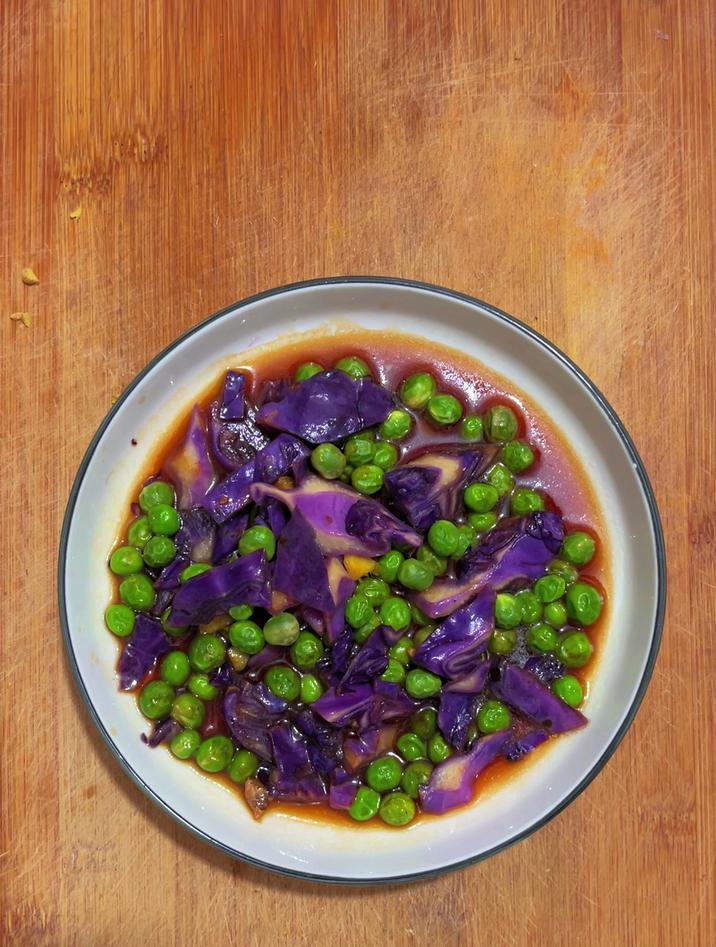 豌豆和什么一起炒比较好，和紫甘蓝炒比较好