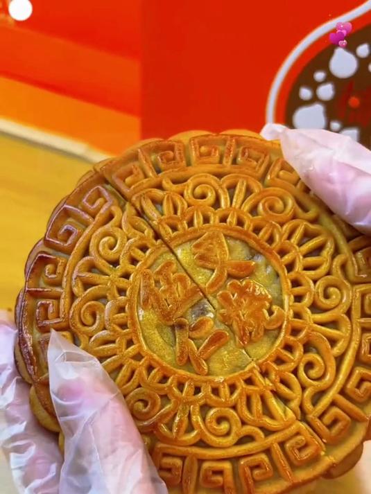 一口入魂!五仁叉烧月饼,香到跺脚
