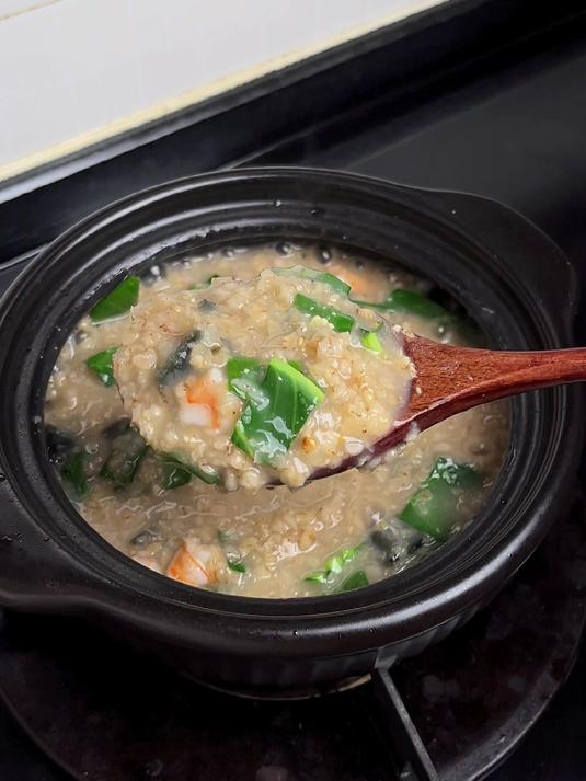 皮蛋虾仁燕麦粥,快速营养早餐