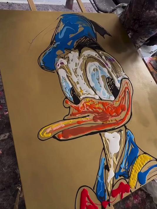 手绘抽象的唐老鸭