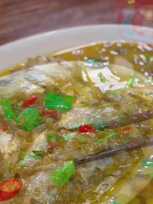 炎炎夏日吃饭没有胃口,您就试试我这道雪菜烧黄鱼,肉质细嫩