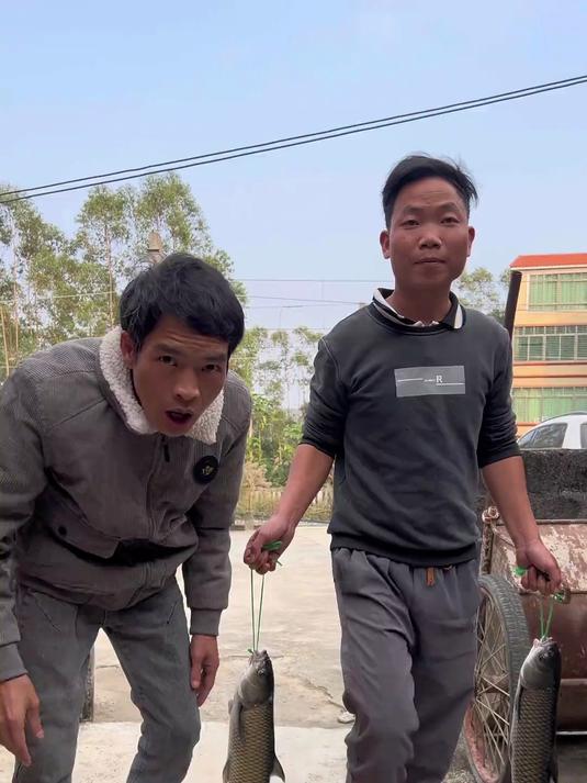 今天做广西鱼生 吃起来，QQ弹弹了配上广西公文包美味