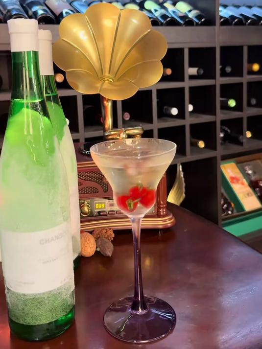 #白葡萄酒推荐#夏日微醺刚需！雷司令白葡萄酒，青苹果果香，冰镇更好喝，性价比拉满#微醺时刻