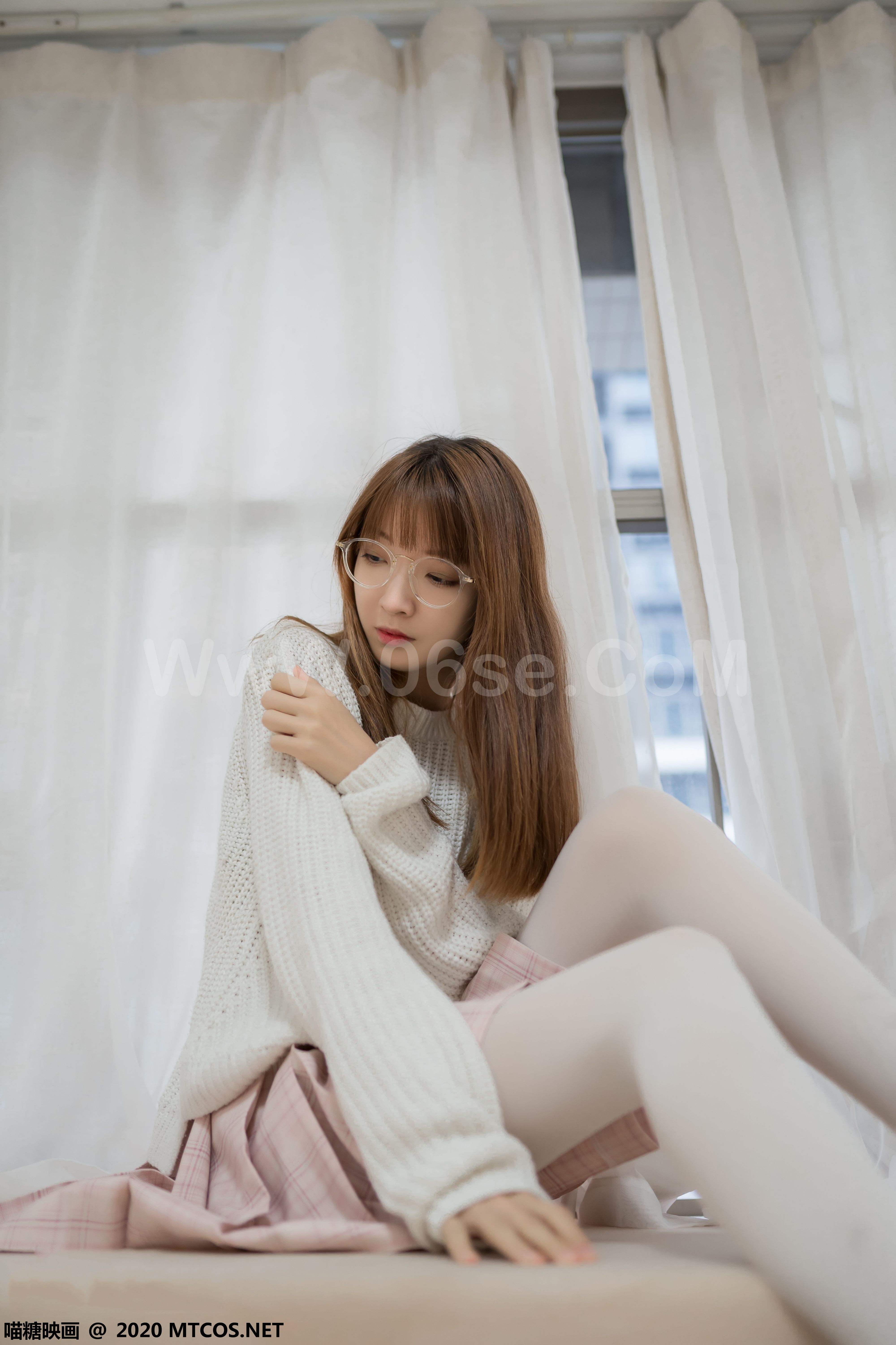图片[32]-[MTCos] 喵糖映画 Vol.077 粉格裙的眼睛娘-六色网