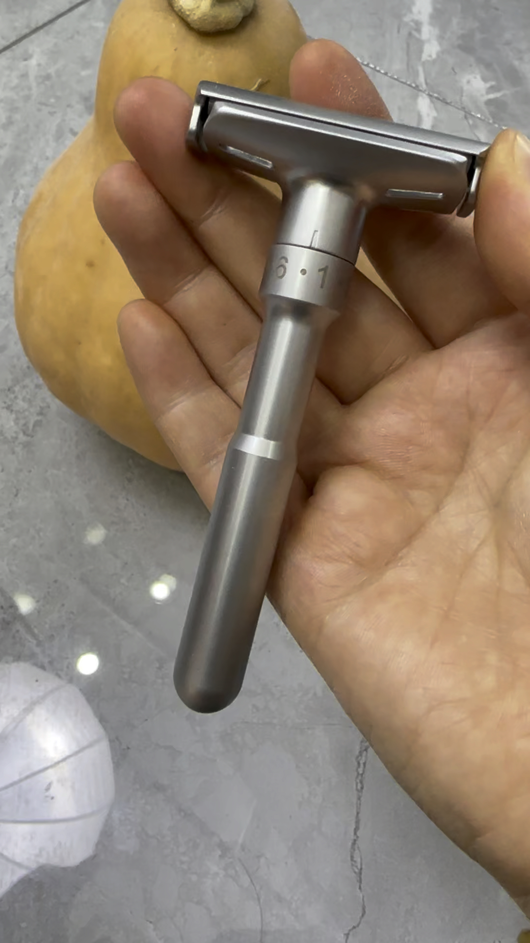 刮胡刀手动老式剃须刀手动刮脸刀刮胡子胡须刀双面刀片不锈钢刀架