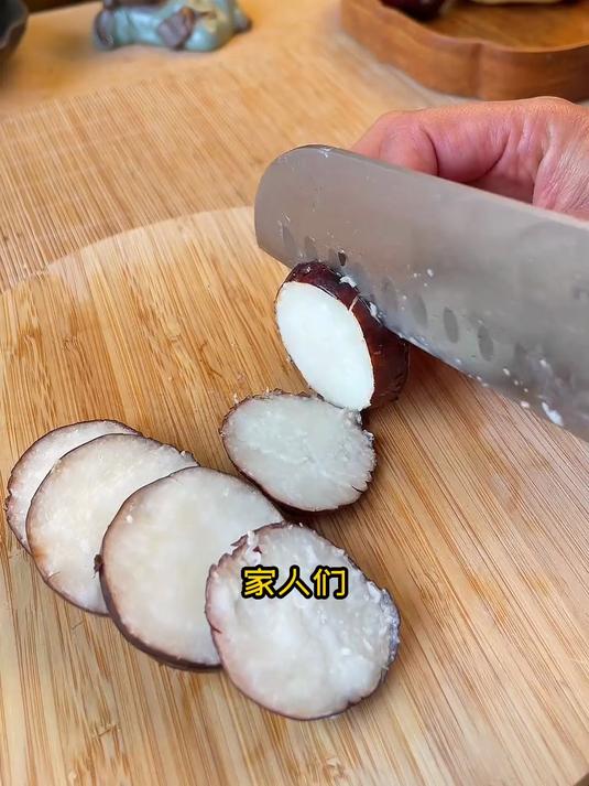 秋冬润肺必备!马蹄雪梨水清甜不腻,止咳化痰全家爱