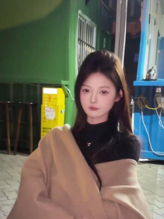 没有房子，但是个性签名可以写你的名字#清纯女神##甜系女孩##热门#