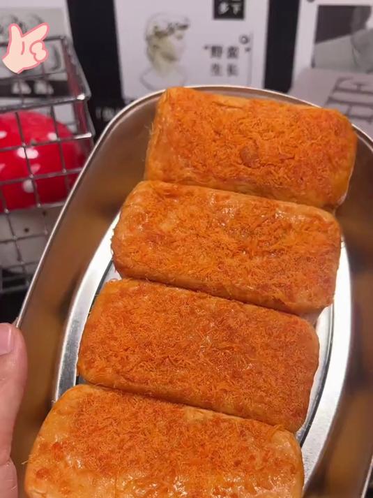 良品铺子肉松奶酪包整箱