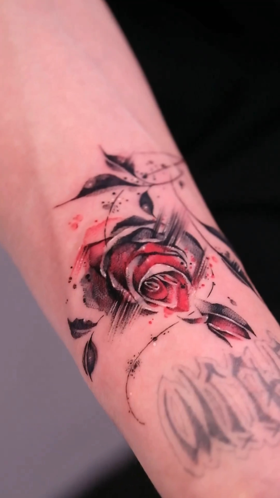 北京纹身/男生手臂玫瑰花纹身遮盖